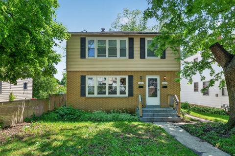 Photo of 5912-5914 N 70th St, Milwaukee, WI 53218 (MLS # 1965998)