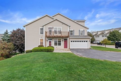 Photo of 1203 Woodbury Cmn, Waukesha, WI 53189 (MLS # 1939976)