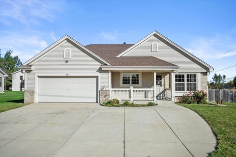 Photo of 730 E Fitzsimmons Rd, Oak Creek, WI 53154 (MLS # 1985483)