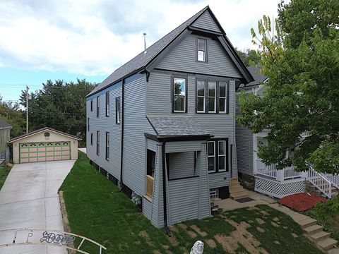 Photo of 2120 N 2nd St, Milwaukee, WI 53212 (MLS # 1937273)