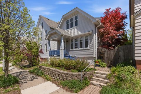 Photo of 2412 N Dousman St, Milwaukee, WI 53212 (MLS # 1962486)