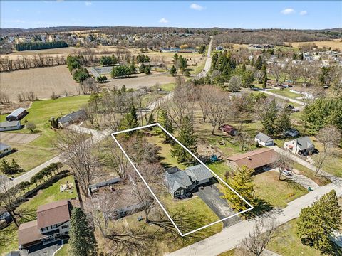 Photo of 6741 Jansen Dr, Barton, WI 53090 (MLS # 1957043)