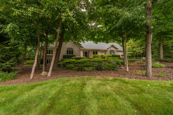 260 GLACIAL DR, SLINGER, WI 53086 - Image 0922faac2af7fb83071a0af222bc3e8b/2015239399