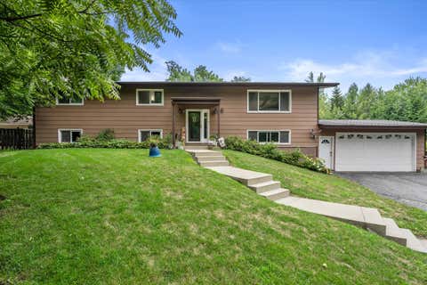 Photo of W153N9940 Neptune Dr, Germantown, WI 53022 (MLS # 1975099)