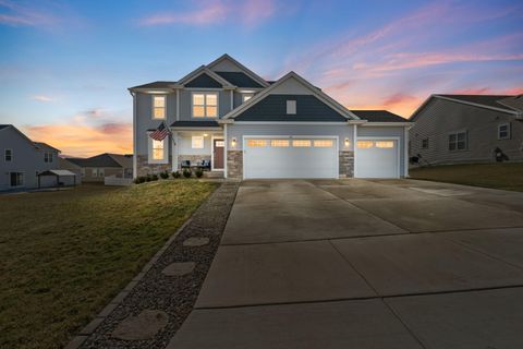 Photo of 431 Nottingham Dr, Union Grove, WI 53182 (MLS # 1951026)