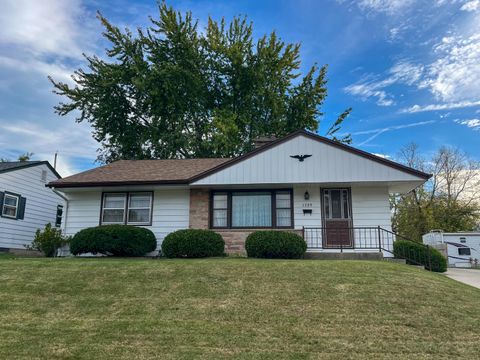 Photo of 1329 Drexel Blvd, South Milwaukee, WI 53172 (MLS # 1939970) Photo of 1329 Drexel Blvd, South Milwaukee, WI 53172 (MLS # 1939970)