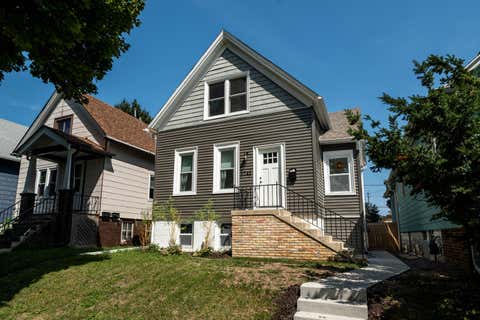 Photo of 2742 S Greeley St, Milwaukee, WI 53207 (MLS # 1977789)