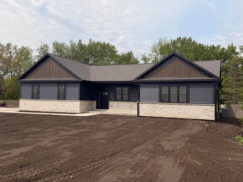Photo of 12212 Sheridan Rd, Pleasant Prairie, WI 53158 (MLS # 1963706)