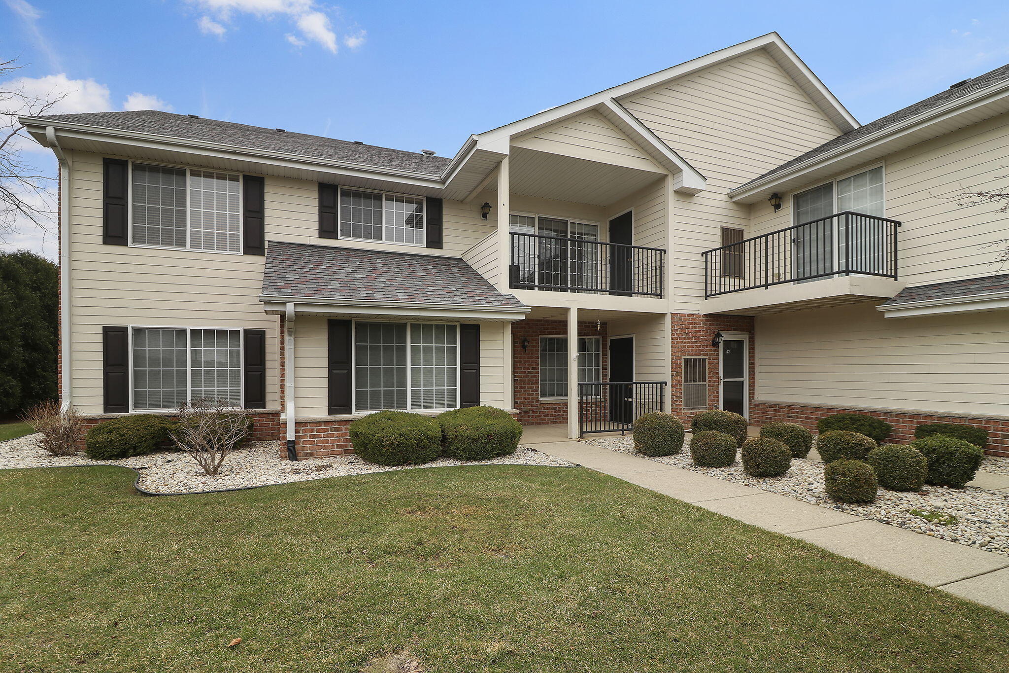 Kenosha, Wisconsin 53140, United States, 3 Bedrooms Bedrooms, ,2 BathroomsBathrooms,Residential,Pending,100843