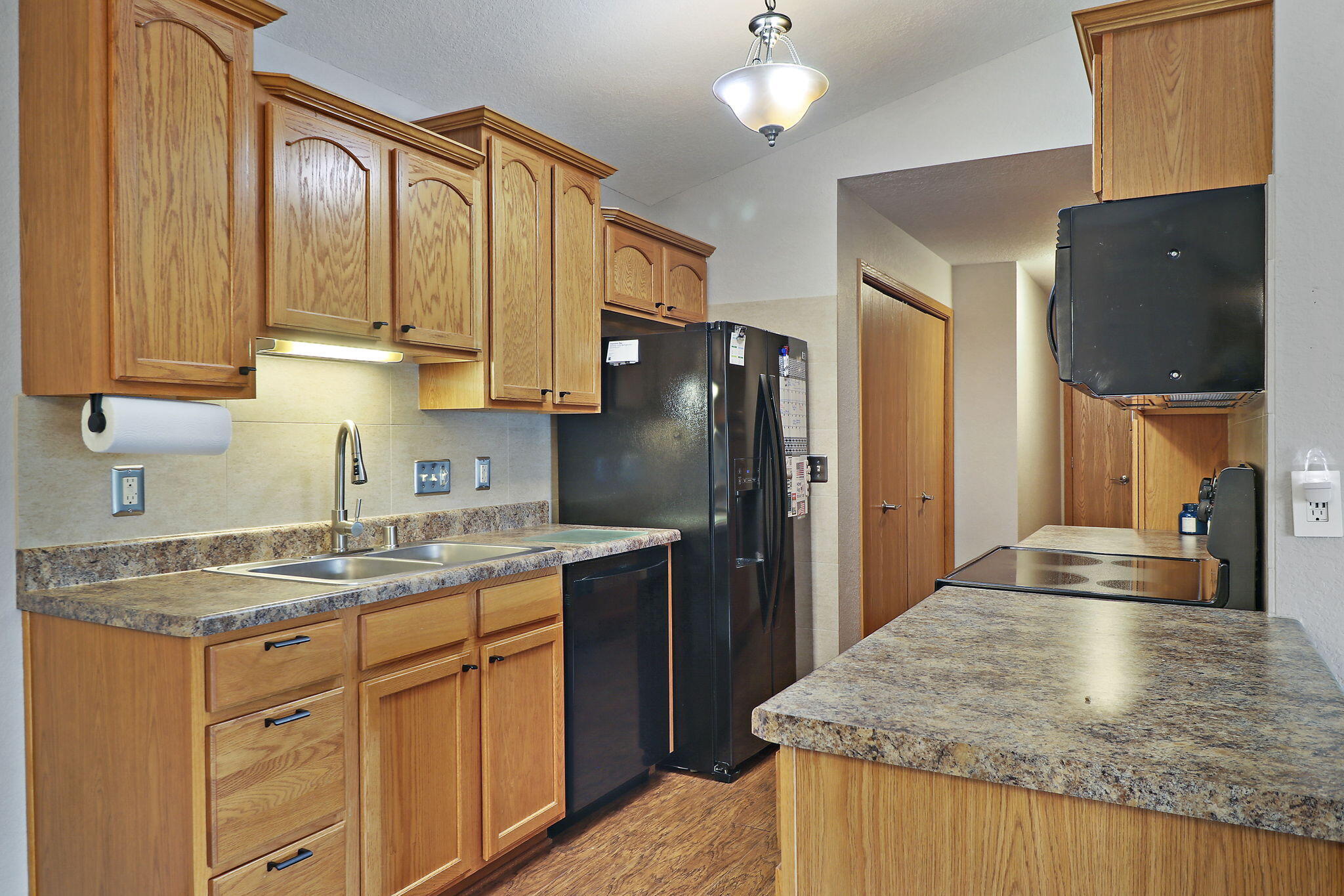 Kenosha, Wisconsin 53140, United States, 3 Bedrooms Bedrooms, ,2 BathroomsBathrooms,Residential,Pending,100843