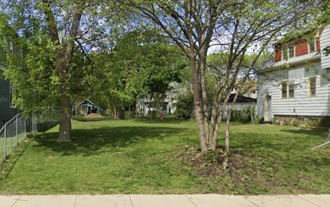 Photo of 2511 N 37th St, Milwaukee, WI 53210 (MLS # 1952850)