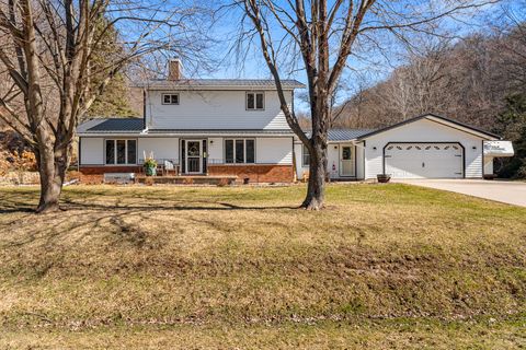 Photo of E10880 County Road P Rd, Clinton, WI 54667 (MLS # 1955086)