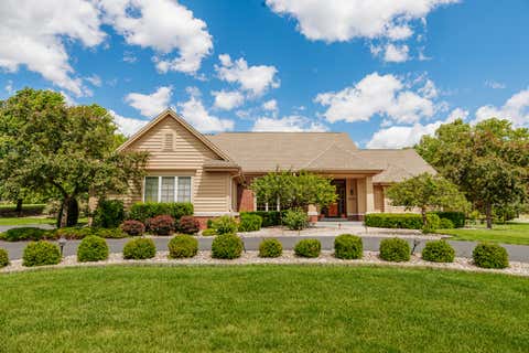 Photo of 19710 Avondale Dr, Brookfield, WI 53045 (MLS # 1967516)