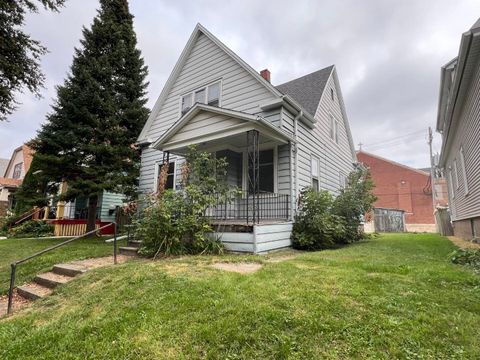 Photo of 3026 N Pierce St, Milwaukee, WI 53212 (MLS # 1937532) Photo of 3026 N Pierce St, Milwaukee, WI 53212 (MLS # 1937532)