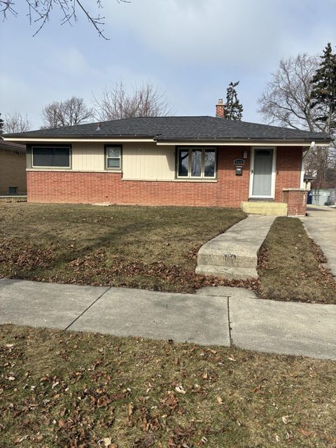 Photo of 8528 W Arden Pl, Milwaukee, WI 53225 (MLS # 1951232)