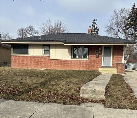 Photo of 8528 W Arden Pl, Milwaukee, WI 53225 (MLS # 1951232)