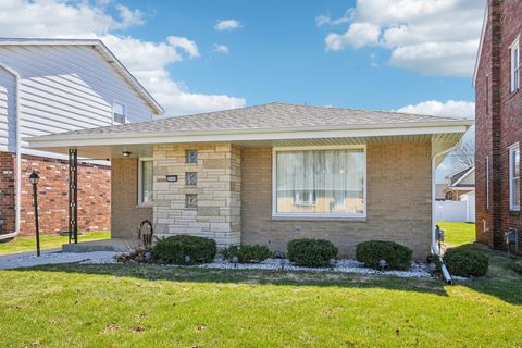 Photo of 3945 E Holmes Ave, Cudahy, WI 53110 (MLS # 1956893)