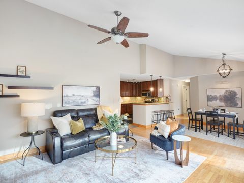 Photo of N16W26487 Meadowgrass Cir, Pewaukee, WI 53072 (MLS # 1954328)