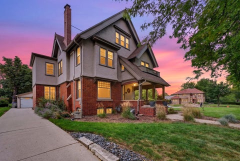 Photo of 3223 W Highland Blvd, Milwaukee, WI 53208 (MLS # 1981568)