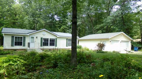 Photo of 1617 N Fox Ridge Trl, Menominee, WI 54135 (MLS # 1975996)