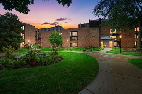 Photo of 1906 E Shorewood Blvd, Shorewood, WI 53211 (MLS # 1979897)