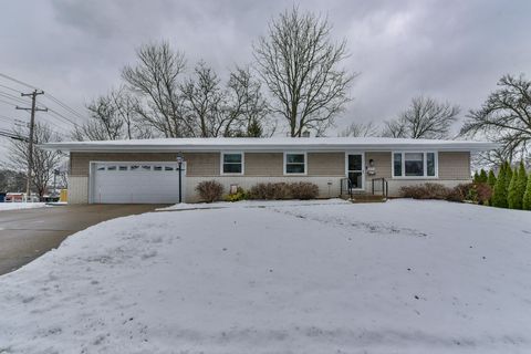 Photo of 1370 S 122nd St, West Allis, WI 53214 (MLS # 1951039)