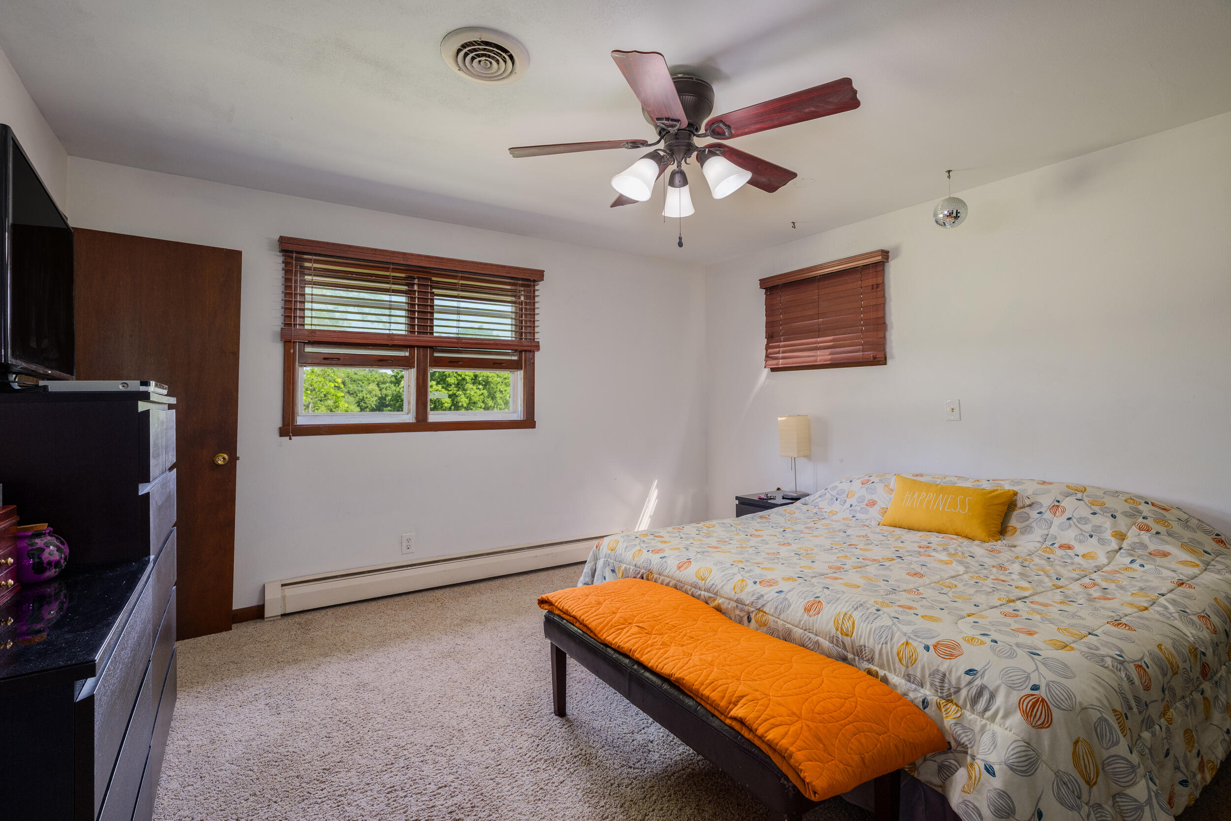 Bristol, Wisconsin 53104, United States, 4 Bedrooms Bedrooms, ,3 BathroomsBathrooms,Residential,Active,183821