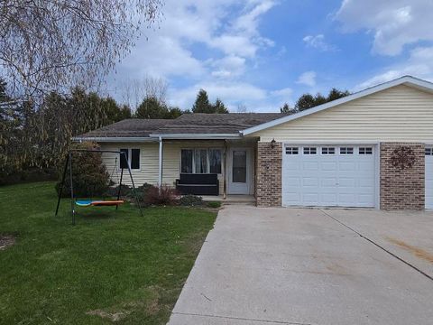 Photo of 1002 Chrysler Dr, Mishicot, WI 54228 (MLS # 1962202)