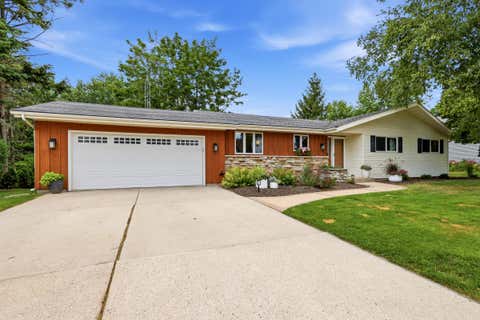 Photo of 1020 S Washington Dr, Howards Grove, WI 53083 (MLS # 1973155)