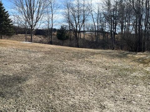 Photo of 1101 Mahogany Ct, Two Rivers, WI 54241 (MLS # 1953012)