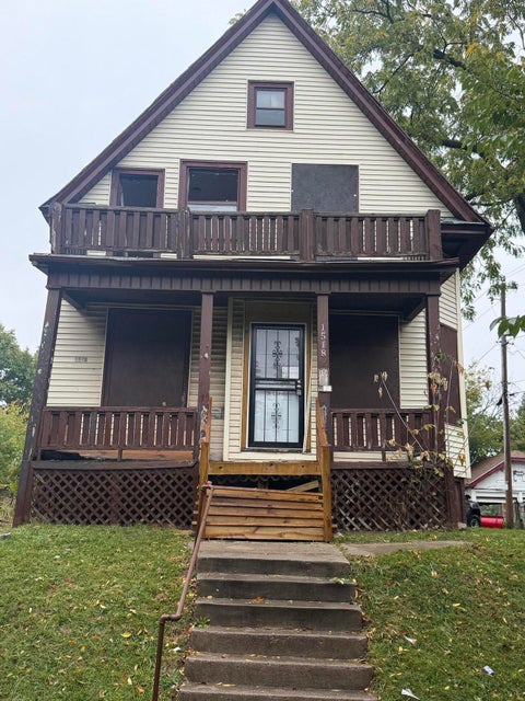 Photo of 1518 W Ring St, Milwaukee, WI 53206 (MLS # 1986493)