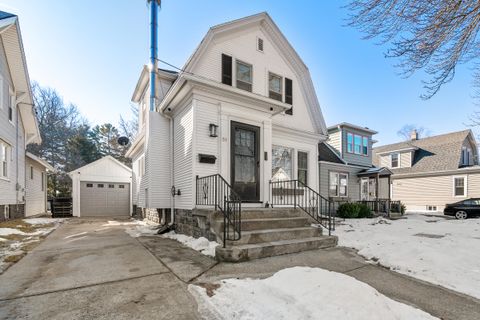 Photo of 51 Lighthouse Ct, Sheboygan, WI 53081 (MLS # 1950206)