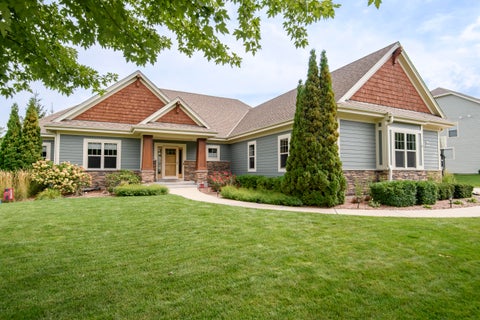 Photo of W175N5262 Highridge Dr, Menomonee Falls, WI 53051 (MLS # 1978960)