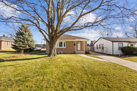 Photo of 2401 Russet St, Racine, WI 53405 (MLS # 1944139)