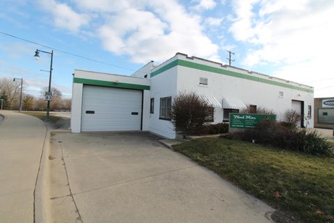 Photo of 400 S Pine St, Burlington, WI 53105 (MLS # 1861123)