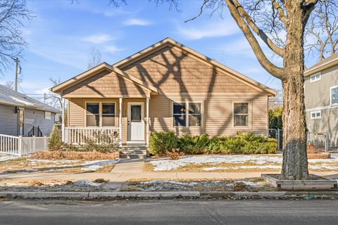 Photo of 1212 7th St S, La Crosse, WI 54601 (MLS # 1950188)