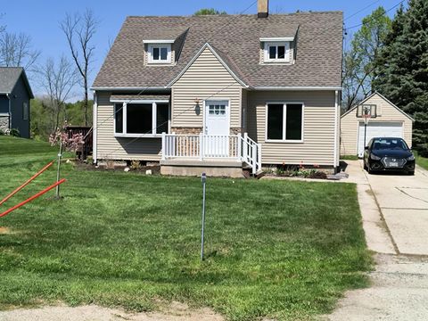 Photo of 4040 Spring Ct, Sheboygan, WI 53083 (MLS # 1949932)