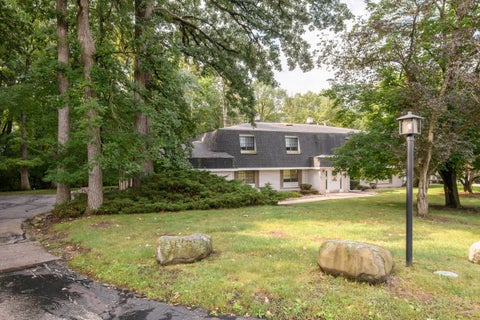Photo of 20155 Independence Dr, Brookfield, WI 53045 (MLS # 1978637)