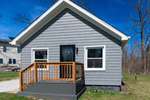 Photo of 5437 Pleasant View Dr, Waterford, WI 53185 (MLS # 1956734)