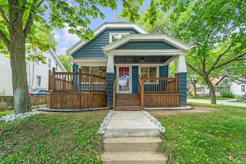Photo of 2977 N Richards St, Milwaukee, WI 53212 (MLS # 1931781)