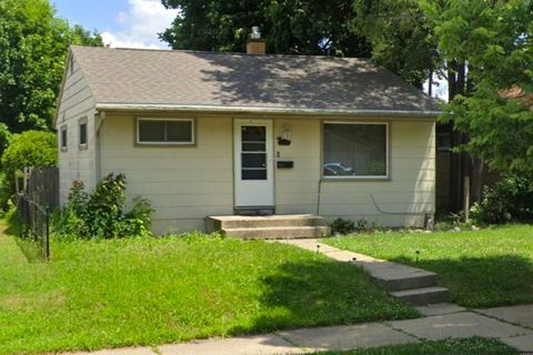 Photo of 5668 N 70th St, Milwaukee, WI 53218 (MLS # 1959999)