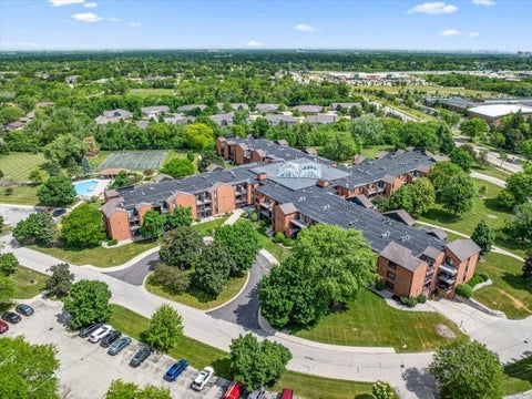 Photo of 6100 W Stonehedge Dr, Greenfield, WI 53220 (MLS # 1966938)