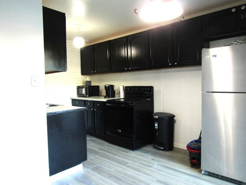 Photo of 1661 W Edgerton Ave, Milwaukee, WI 53221 (MLS # 1985685)