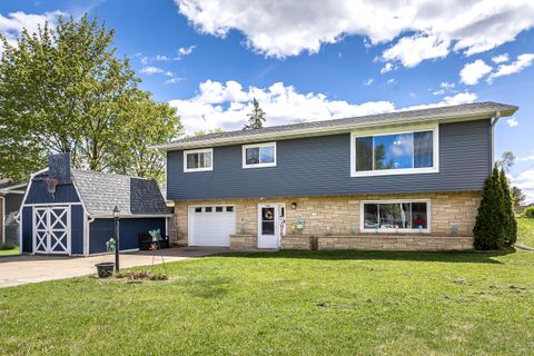 Photo of 500 Willow St, Onalaska, WI 54650 (MLS # 1960602)