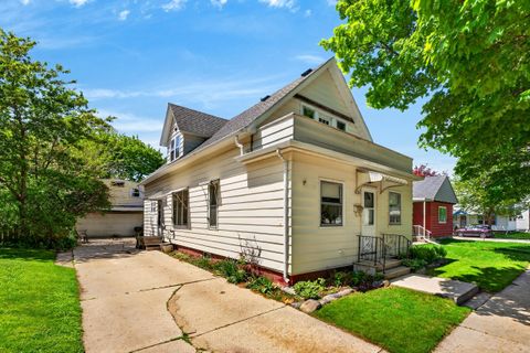 Photo of 2226 N 11th St, Sheboygan, WI 53083 (MLS # 1963462)