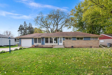 Photo of 7661 N Delta Pl, Milwaukee, WI 53223 (MLS # 1985122)