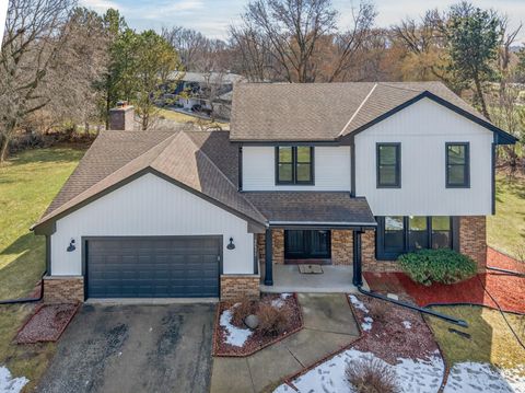 Photo of 20335 Yorktown Ct, Brookfield, WI 53045 (MLS # 1954552)