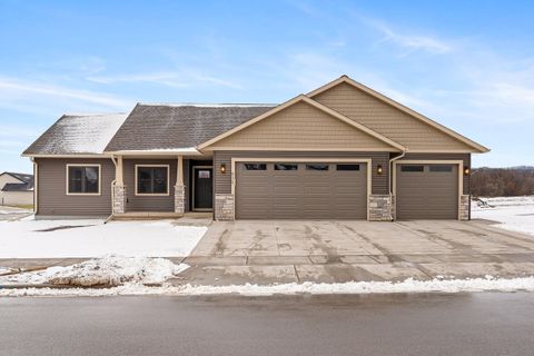 Photo of 835 Crockett Dr, Holmen, WI 54636 (MLS # 1949415)