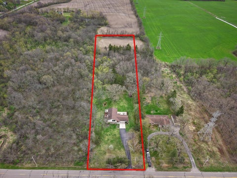 Photo of 10456 S 92nd St, Franklin, WI 53132 (MLS # 1960096)
