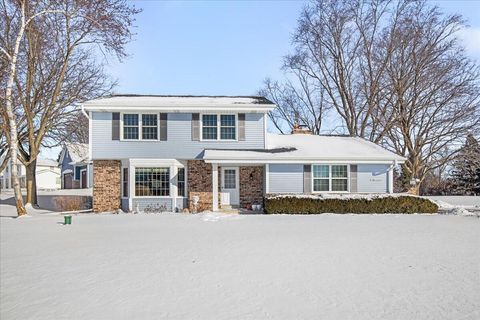 Photo of N48W26400 Bayberry Ct, Lisbon, WI 53072 (MLS # 1947945)